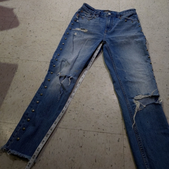 Abercrombie | Distressed Blue Jeans with Studded Detail High Rise Girlfriend - Picture 10 of 10